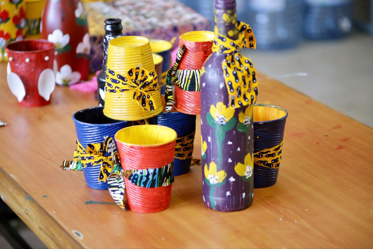 kabojjajunior's tweet photo. Creativity, imagination and talent in action! 🎨✨

Take a glimpse at the amazing work from our Art and Craft Club.

#KabojjaJuniorSchool #ArtAndCraft #YoungCreatives #UgandaSchools #CreativeKids https://t.co/1CvVzfeT4U