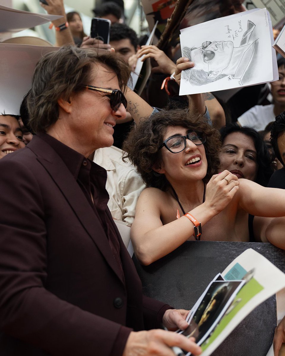 TomCruise's tweet photo. 2/2 https://t.co/PxDU9XyG2f