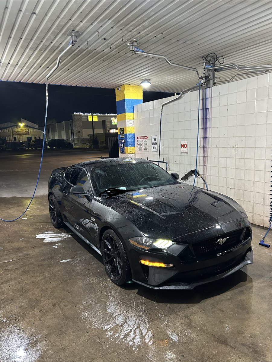 Motitaloka's tweet photo. Who trynna smoke rn? #dallas #dtx #dfw #mesquite #irving #oakcliff #texas #tx #latino #latina #cars https://t.co/4yCgRrY9tS