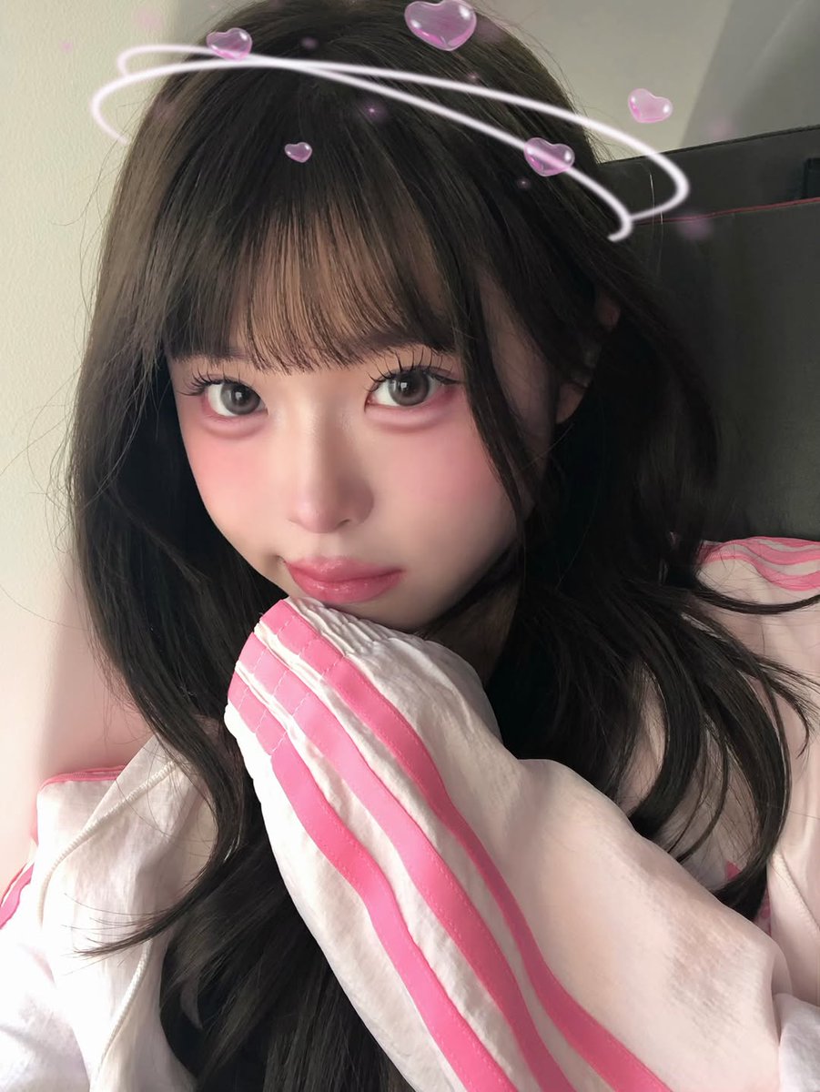 DihandGi's tweet photo. pink adidasとcalvin 
カラコンはホイップグレージュ、

.
.
.

#셀카 #fyp #trend #추천 #飛行機 https://t.co/Me3Qd0Zoam