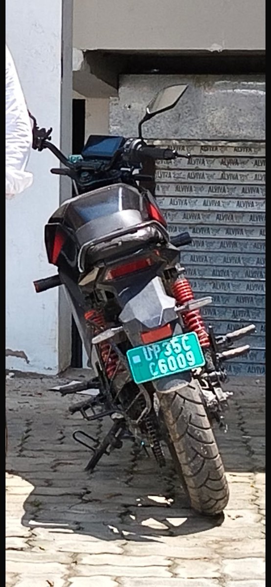 Dharmes92067737's tweet photo. @OlaElectric 
@bhash 
@Consumer2Court 
@jagograhakjago 
Day 10+ and still no resolution on my Ola Roadster. Vehicle stuck at Rajajipuram, Lucknow SC without any update or spare parts. Requesting urgent intervention! https://t.co/DdvOYhGnnX