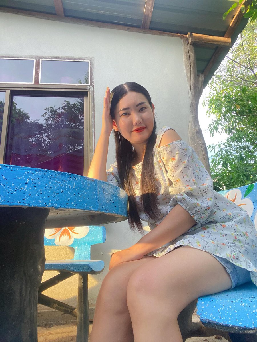FannieForryr's tweet photo. I feel like hot weather often makes me sleepy. Does anyone else experience this? https://t.co/zhNXQVCn5L