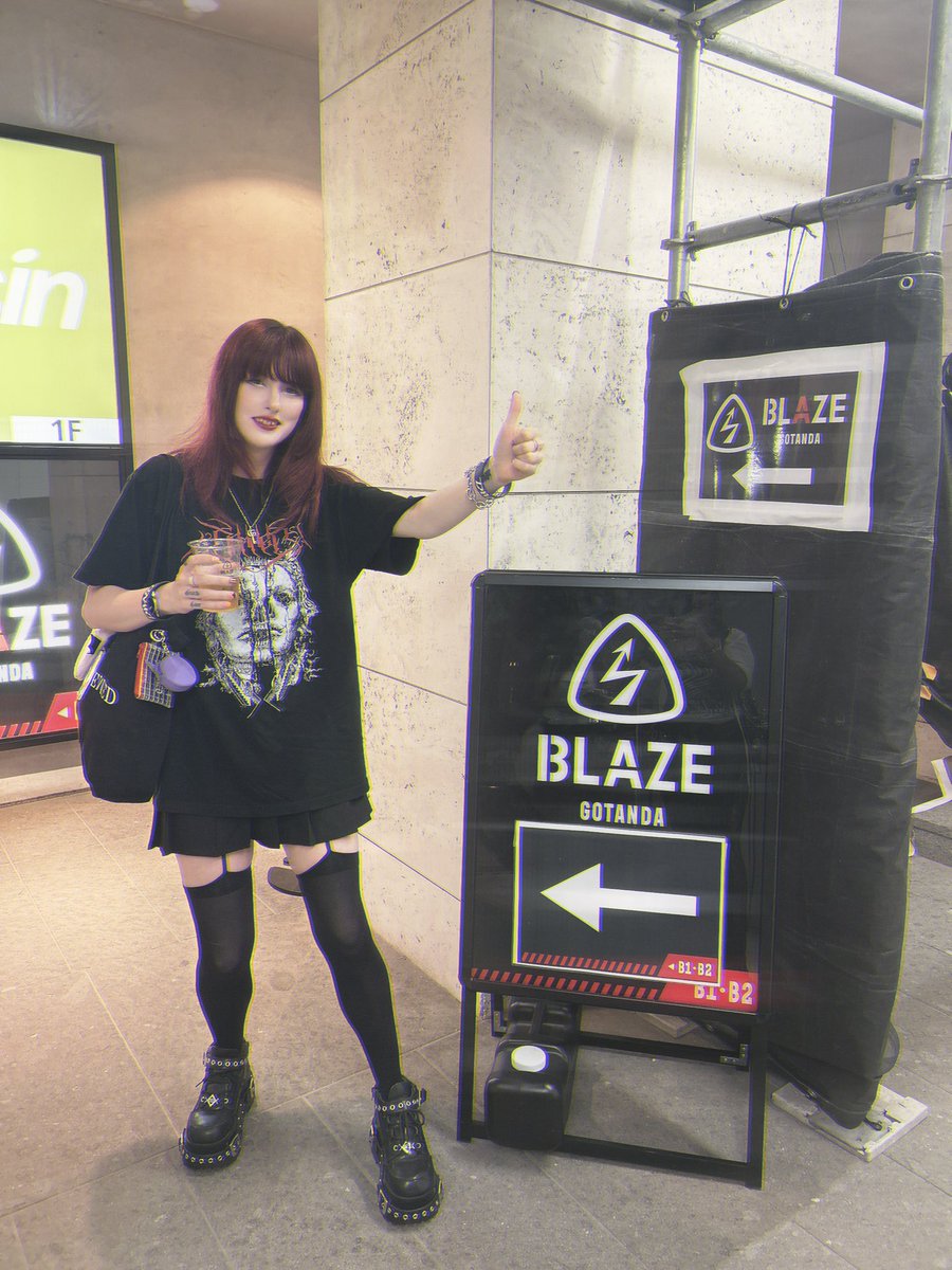 chocostxr's tweet photo. DAMNED 4周年@五反田 BLAZE💥

HAPPY 4 YEAR ANNIVERSARY 
ダムドを見つけて本当に良かった👼♥️ https://t.co/rEysRMWXAP