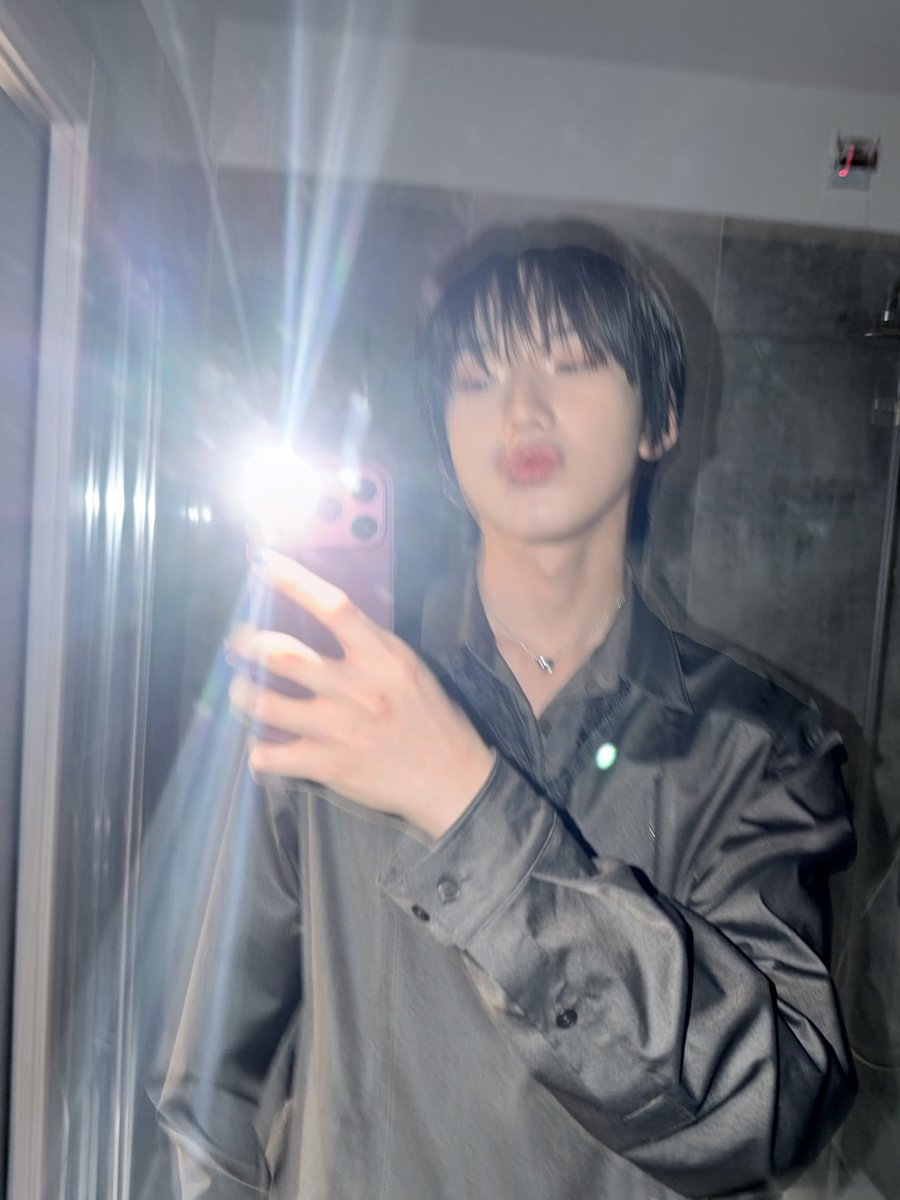 KEYVITUP_inkode's tweet photo. [#현민]

🇮🇹

#HYUNMIN 
#KEYVITUP #KVP #키빗업 https://t.co/HU90SWOHge