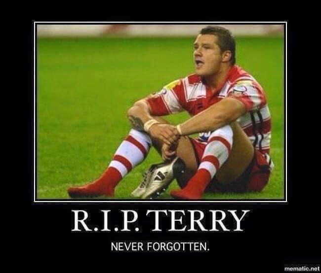 Wiganer_pete's tweet photo. 16 years since we lost A True Warrior: You'll never be forgotten Tez.
If anyone out there is struggling, please, please speak to someone.A friend, a relative, a work mate, a fellow fan, even a complete stranger.
There is ALWAYS someone who will listen to you.
#ItsOkNotToBeOk https://t.co/WsGkdZDGD0