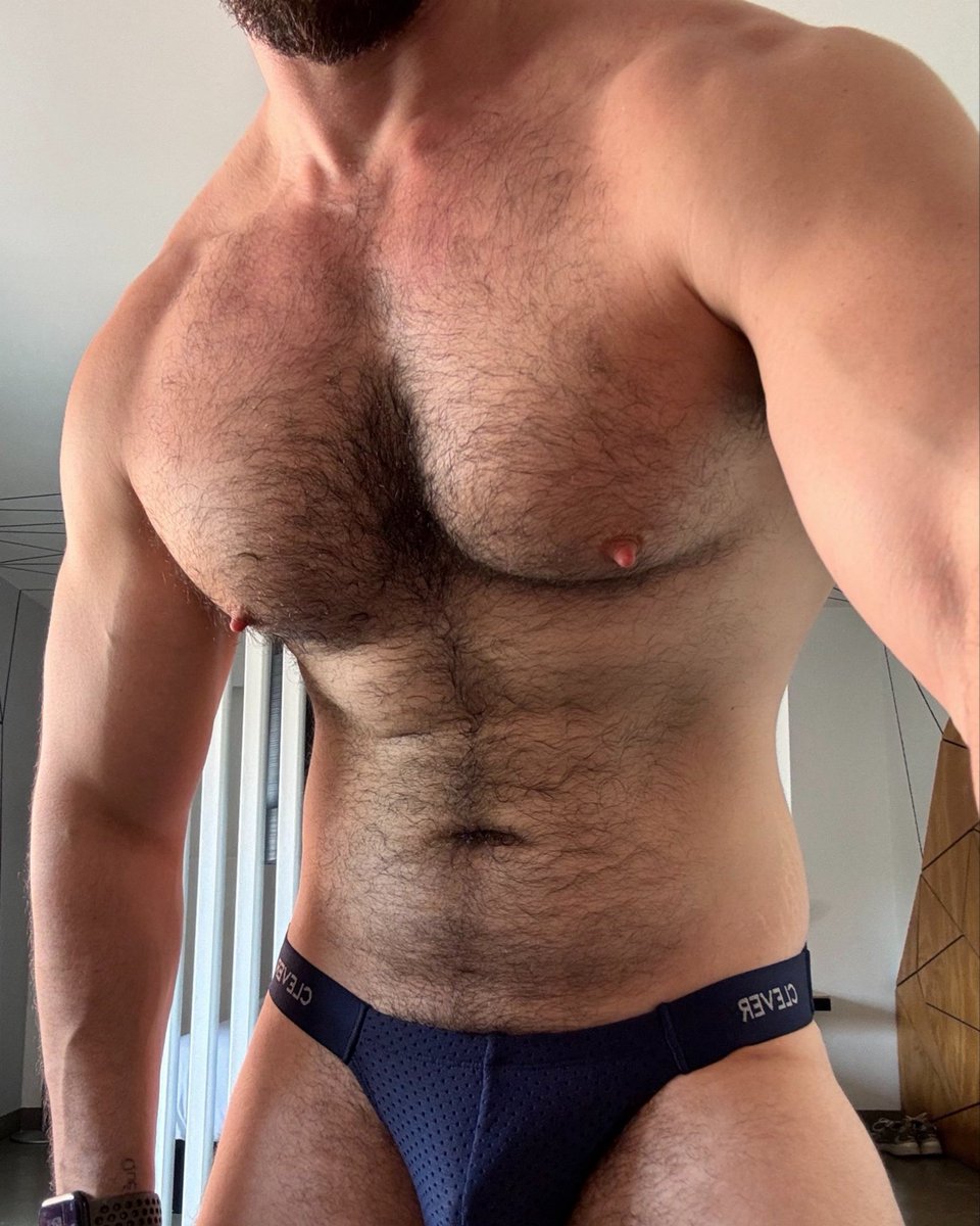 Zeldaxeres's tweet photo. Getting ready for our date tonight https://t.co/xjSL9QKFn6