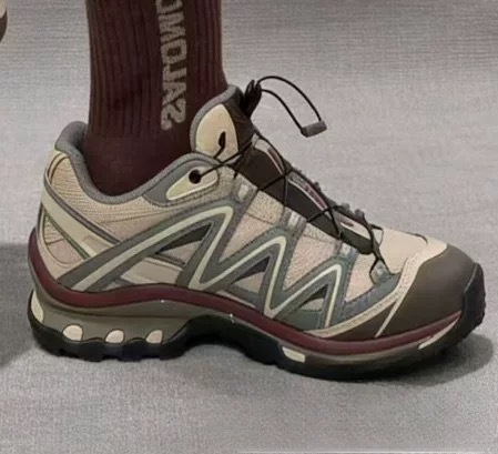 gear_outlet's tweet photo. Lightweight on the trail. Bold in the street. 🏔️👟

Grab yours → [https://t.co/RxDNFQ87SN]

The SLMN XT-QUEST in Mocha Brown — hiking-ready performance meets everyday style.

#XTQuest #HikingShoes #TrailInspired #OutdoorGear #UnisexSneakers #LightweightShoes https://t.co/mqsUlIECsQ