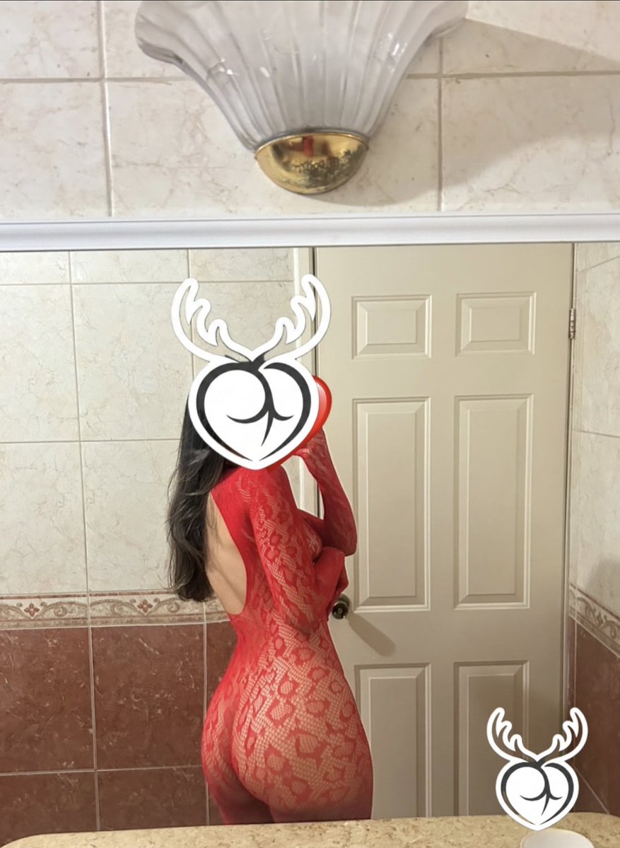 danielaypablo11's tweet photo. Quien me ayuda a cogerme a mi esposa 🥵 https://t.co/Mj5f7NXMZO