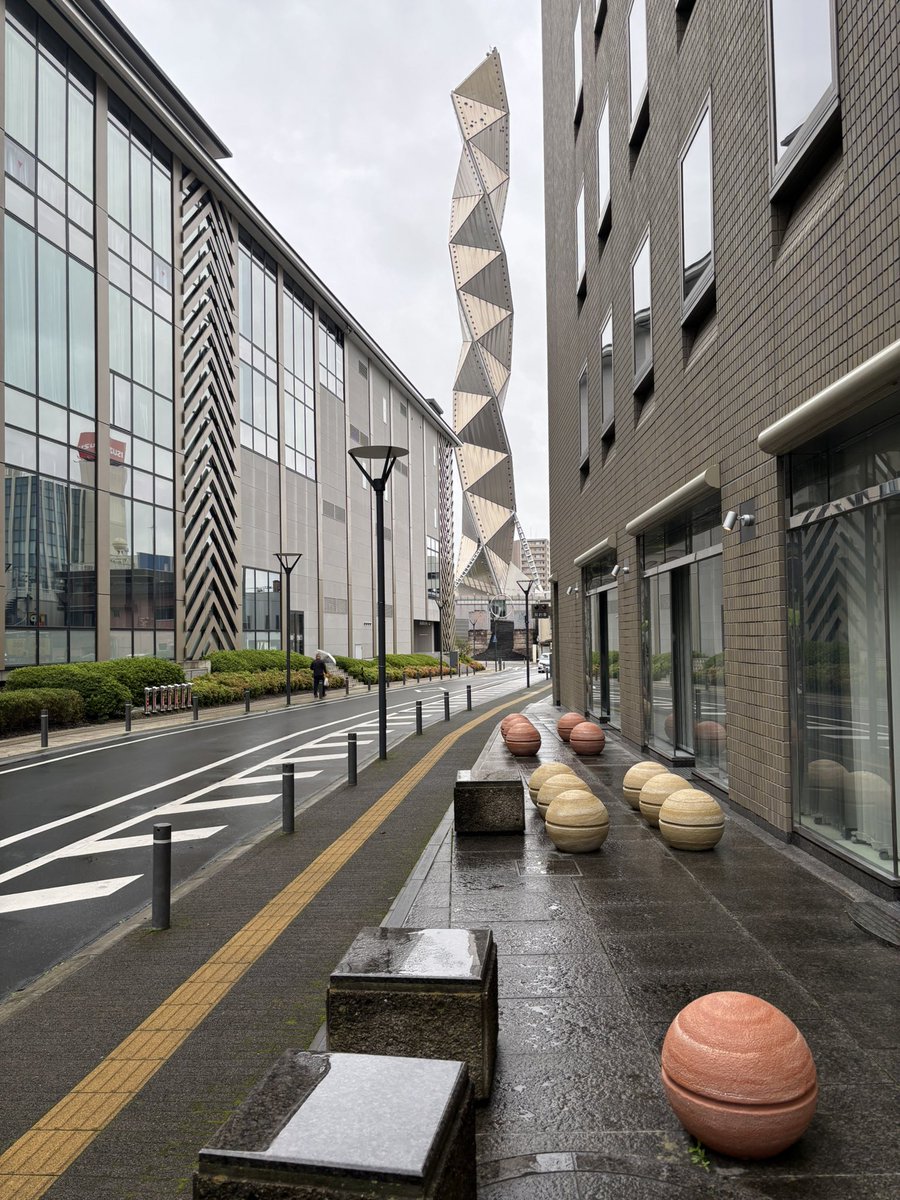skybuilding985's tweet photo. なんて事だ、ここは水戸だったのか…完 https://t.co/I1jmCUosLC