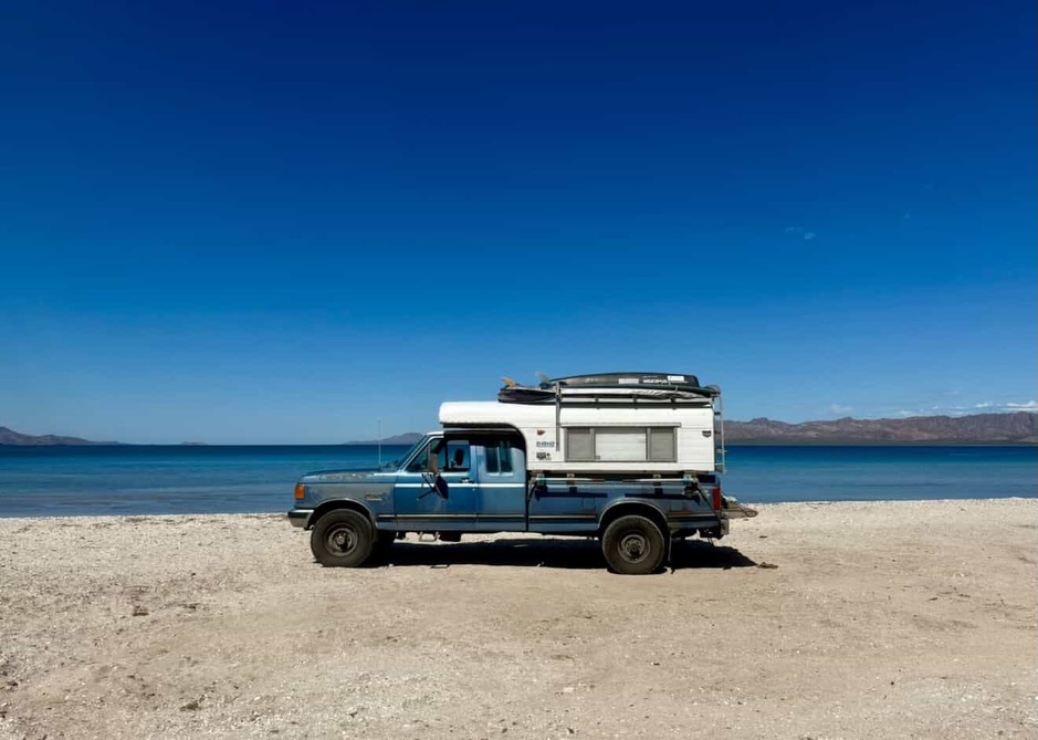 MauricioBao8's tweet photo. How core are you? A captain let @seatoseachelle load her 1991 F-250 IDI onto his ship in Alaska, saving money and time while allowing repairs during the voyage. It doesn’t get more hardcore than that. https://t.co/2IQJvoXZm0