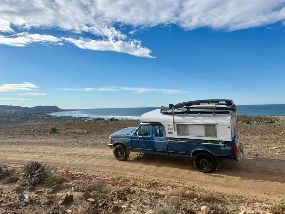 MauricioBao8's tweet photo. How core are you? A captain let @seatoseachelle load her 1991 F-250 IDI onto his ship in Alaska, saving money and time while allowing repairs during the voyage. It doesn’t get more hardcore than that. https://t.co/2IQJvoXZm0