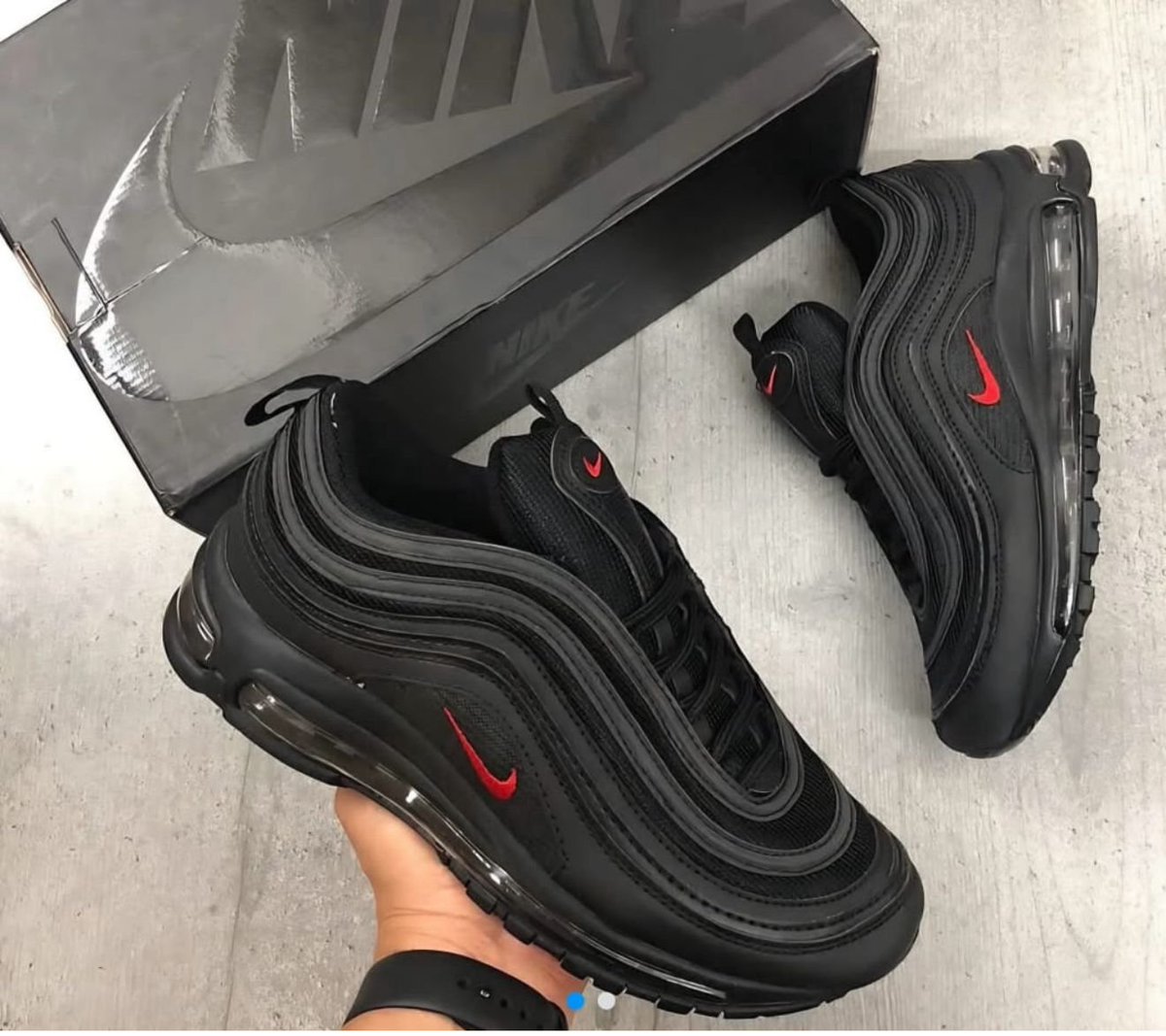 vetrakicks's tweet photo. Nike Air Max 97  shoes 
Sizes 36 _ 45 
Quality 💯 
Price 3500
Contract 0715222362
📍Information House shop A3 next to bluemarks booking office along mfangano street Nairobi CBD

#shoes #kicks https://t.co/Aj338nXEbM