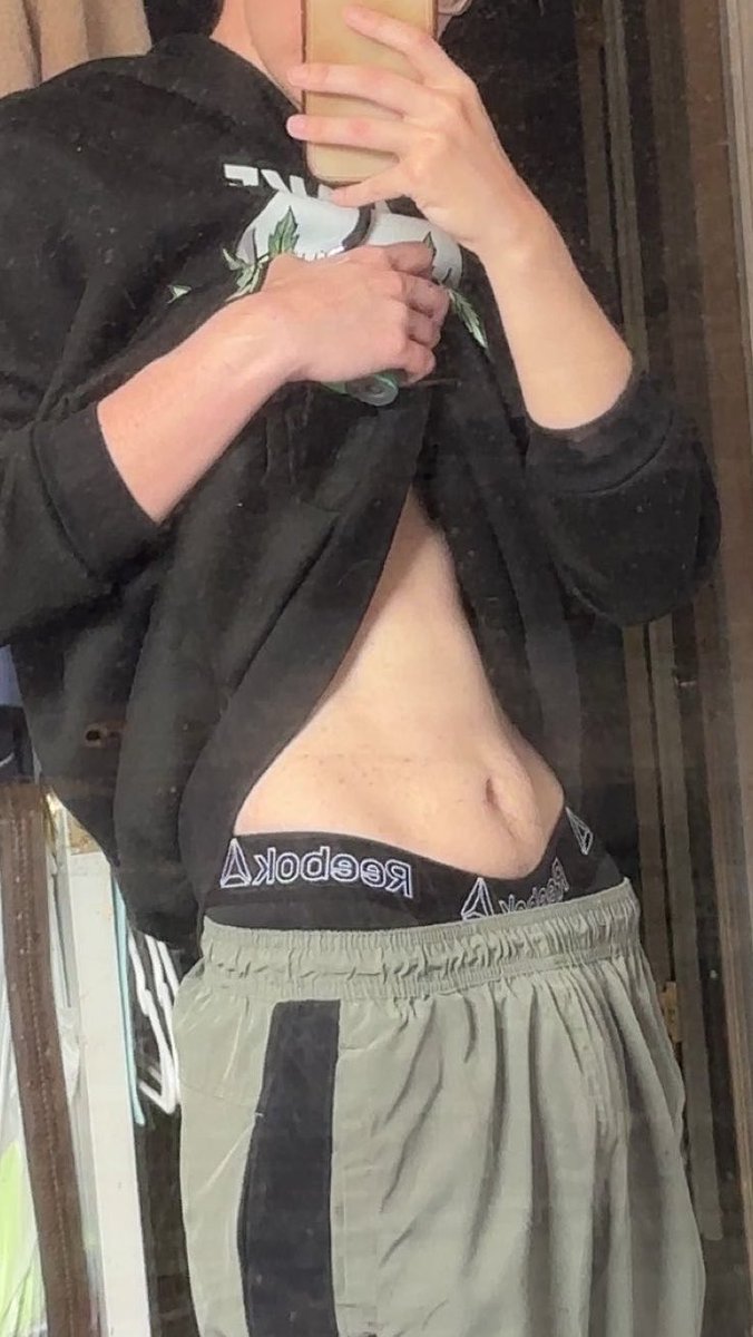 bennettccolton's tweet photo. About me post‼️ MDNI‼️18+

21
🔞nsfw🔞
switch mainly dom 
Kink friendly ;) 
need a virtual bf? 
DMs are open cum say hi baby ;)
Need moots 

#nsfwtwtًً  #dom #aboutmepost #moots #mutuals #Newbie #sub #switch https://t.co/n9jAxaUa4H