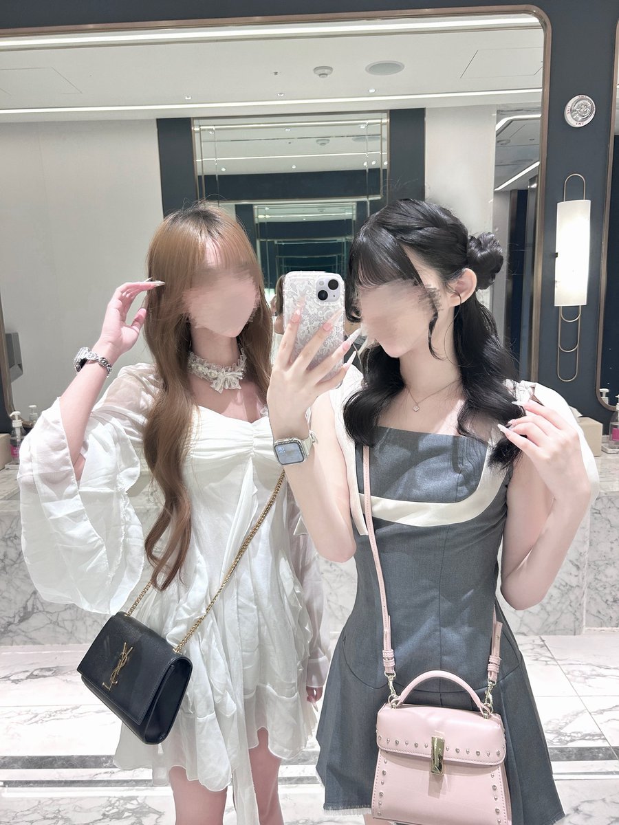 Yaranm2k's tweet photo. 开始上供，有人在意吗！！

有人想锐评一下我和闺蜜的福嘛 🥹   

粉粉嫩嫩

不要🚪赶紧看，我要删了… https://t.co/IDWXVGO1YX