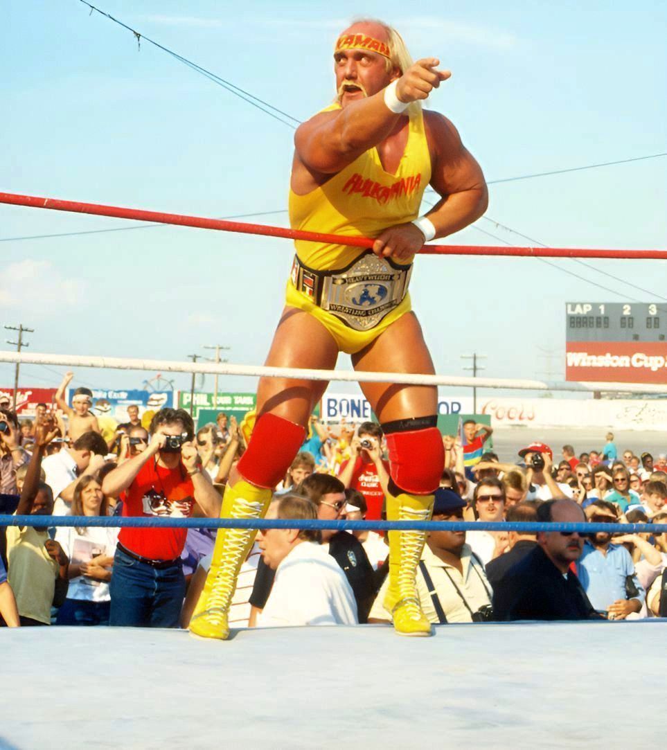 WWFWrestling1's tweet photo. 📸 Shots from this day in 1987, when Hulk Hogan defeated "Million Dollar Man" Ted DiBiase during a WWF show at the Tennessee State Fair. #WWF #WWE #TedDiBiase #HulkHogan https://t.co/wS0BzHYhGW