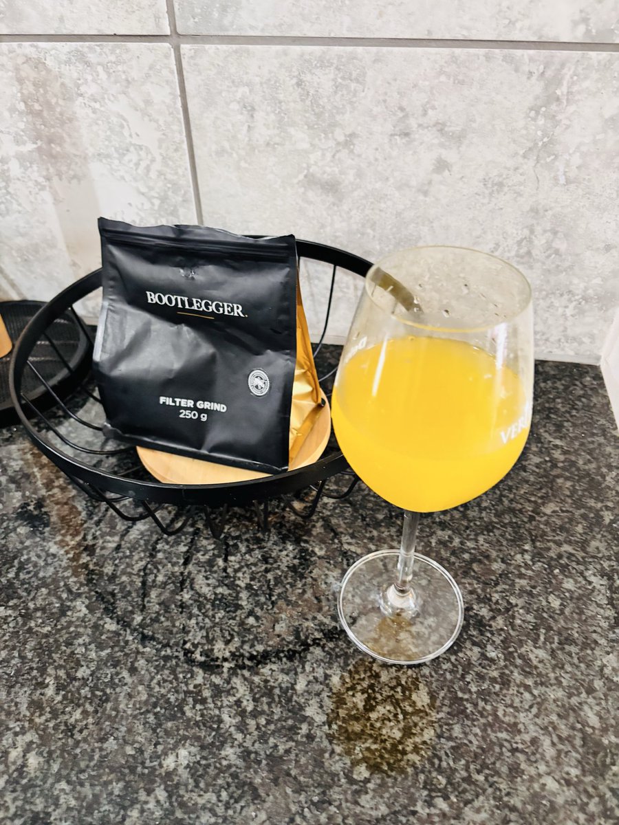 Sefenyamasogana's tweet photo. A mimosa or coffee for the young lady @Devandy10 ??

#PostBirthdayThings👊🏾😎 https://t.co/yBSVKuu3lR