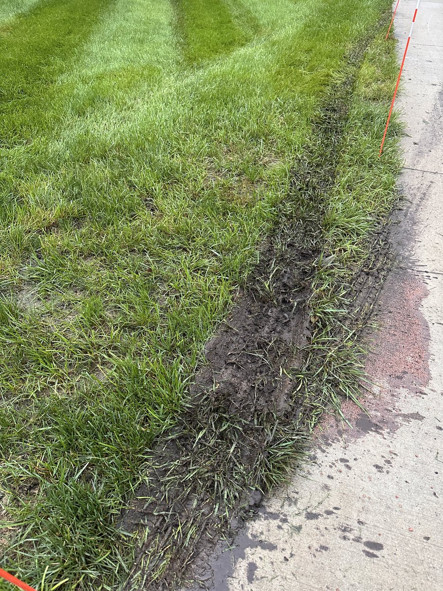 jstalzer7's tweet photo. @amazon why do your drivers have to pull in driveways for deliveries when they obviously can’t drive? Orange drive markers added after the incident. https://t.co/mfMoM1N9rS