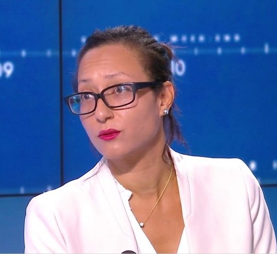 Brevesdepresse's tweet photo. ⚡️🇫🇷FLASH - En croisade contre la gauche, Kristell #Niasme, maire #LR de Villeneuve-Saint-Georges et proche de Bruno #Retailleau, vient d’interdire la distribution de #tracts dans sa ville. Depuis son élection, elle a aussi fait supprimer les panneaux d’#expression libre. Dans la ville la plus pauvre du Val-de-Marne, la maire de droite a aussi privé de subventions des associations #caritatives locales, dont le Secours populaire, rapportait récemment Le Canard enchaîné. Celle qui préside l’« Observatoire des villes #LFI », créé par Retailleau, est « une grande démocrate », raille l’insoumis Manuel #Bompard sur X…