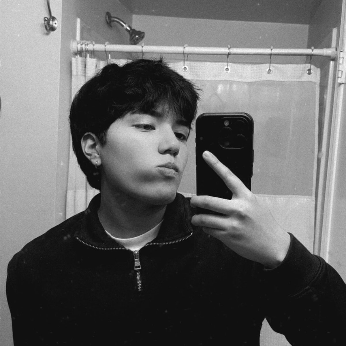 sixseventae's tweet photo. icon vs owner

otra vez pq no elegí una foto toda bodria antes ✌🏼 https://t.co/A6xFs7J6Mr