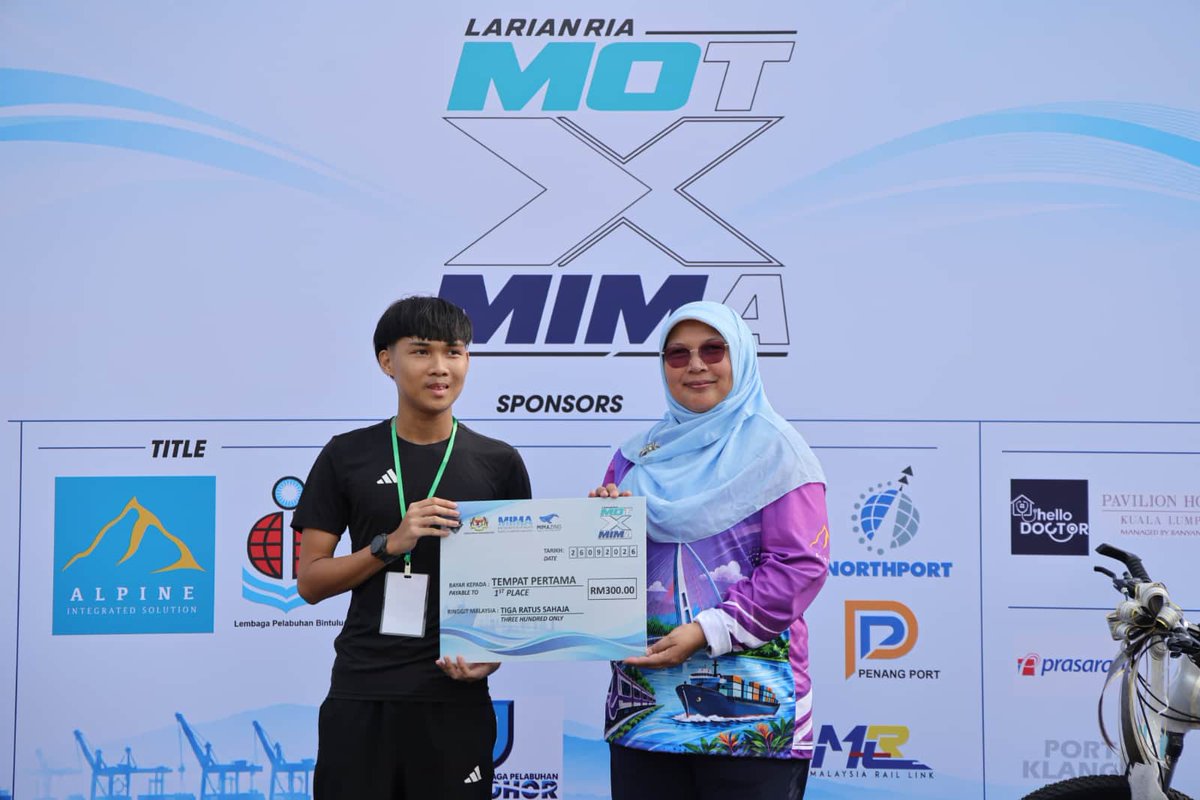 MOTMalaysia's tweet photo. LARIAN RIA MOT &amp; MIMA 2026

Meriah dan penuh semangat! Warga MOT bersama MIMA menjayakan Larian Ria MOT &amp; MIMA 2026 di Putrajaya, hasil kerjasama KSKKP dan MIMAZING.

Terus aktif, sihat dan eratkan silaturahim! 

#MOTMalaysia #MalaysiaMADANI #LarianRiaMOTMIMA2026 https://t.co/jTlyk4YB5K