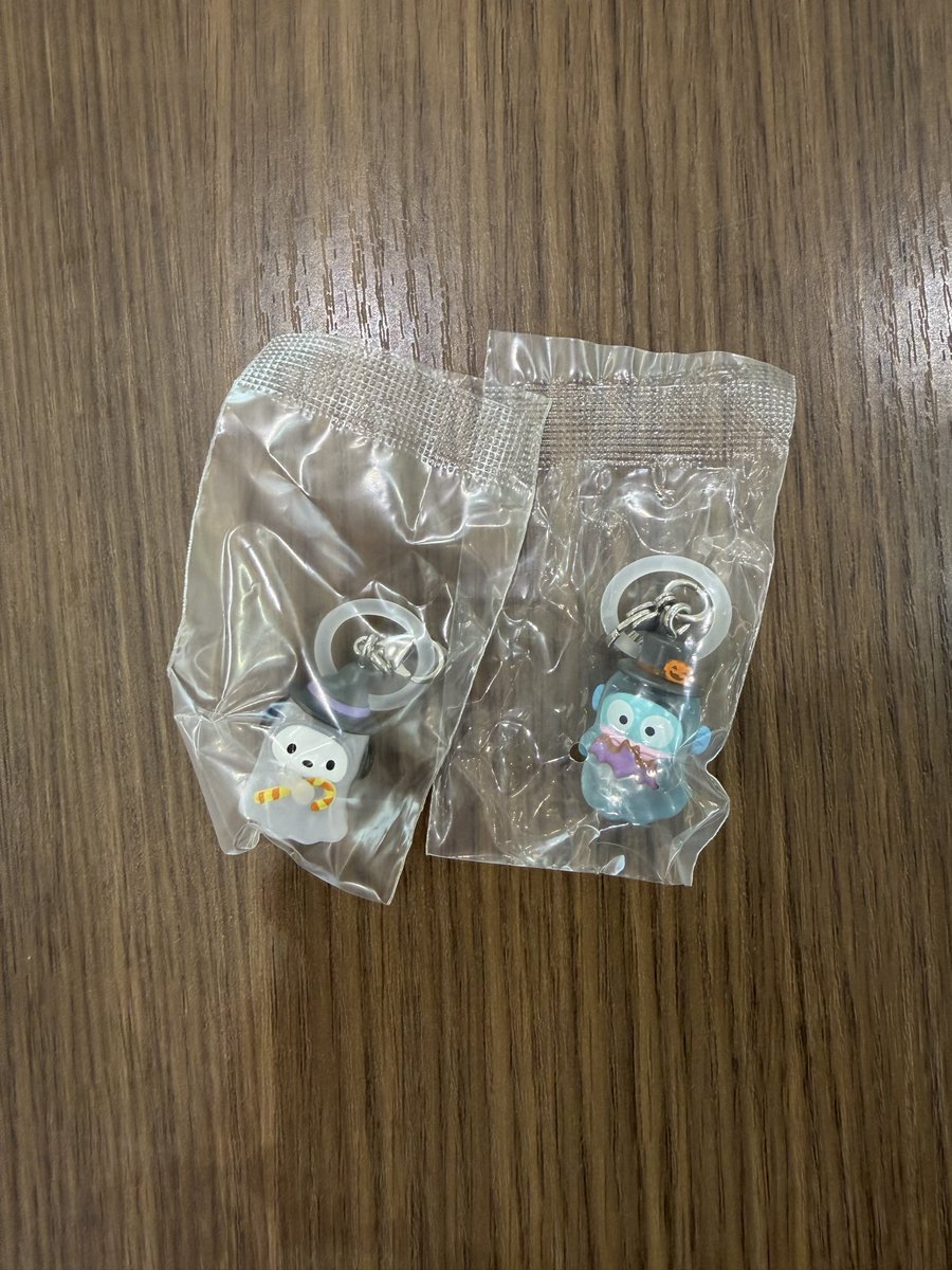 mmrj_01's tweet photo. サンリオ　ハロウィン　めじるし　交換

【譲】ポチャッコ、ハンギョドン

【求】同種キティorマイメロorクロミ

郵送交換希望です。
難しいと思いますが条件合う方お気軽にお声掛けください。 https://t.co/t7CHyK32WJ