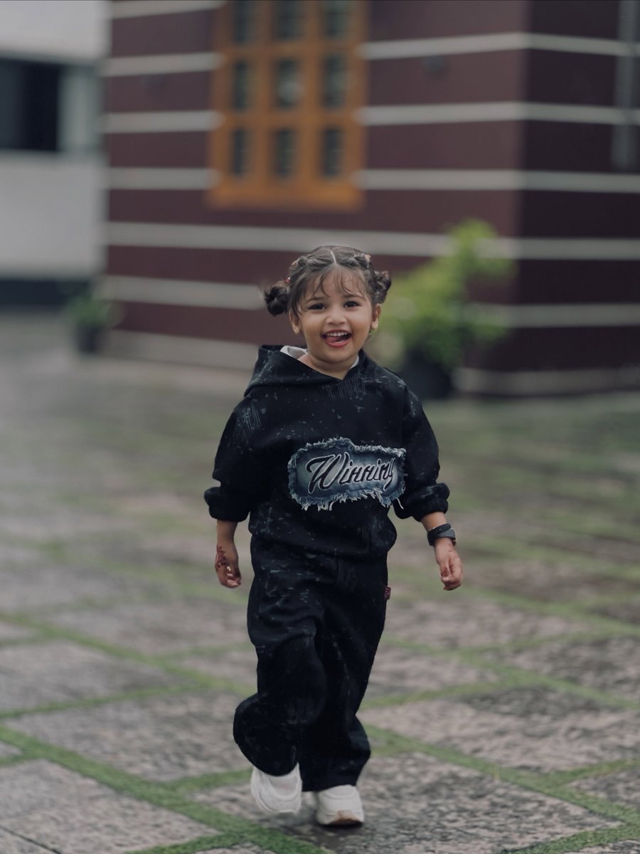 LimaSl2011 tweet picture