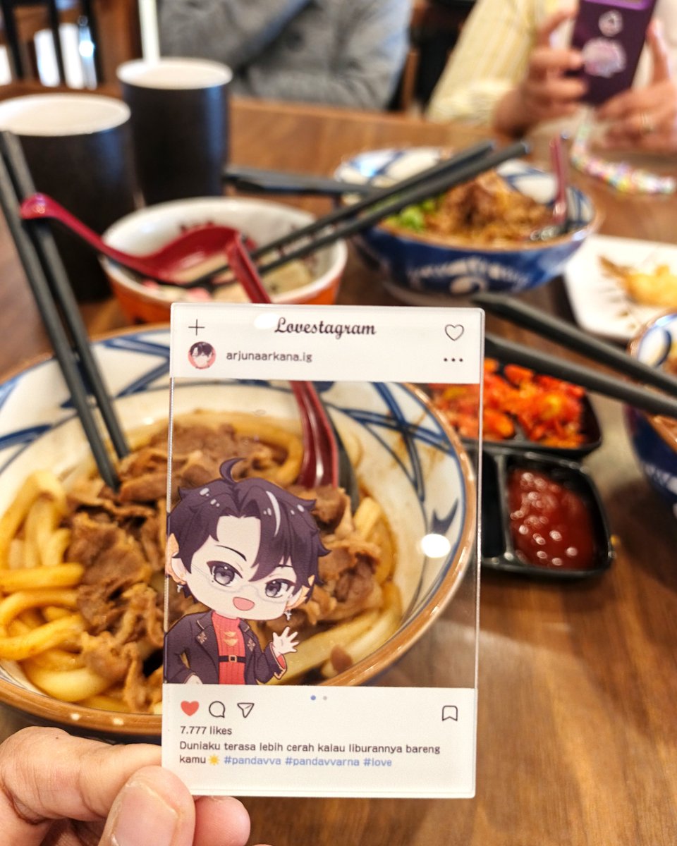 pancakaryamerch's tweet photo. (1/2) 
produk transparent photocard acrylic 
kita nih ^^

kalau kalian perhatikan, tiap caption di pc nya beda2 loh 👀 

#sefurden #pandavva #cf23 https://t.co/NcV7bJ4W7m