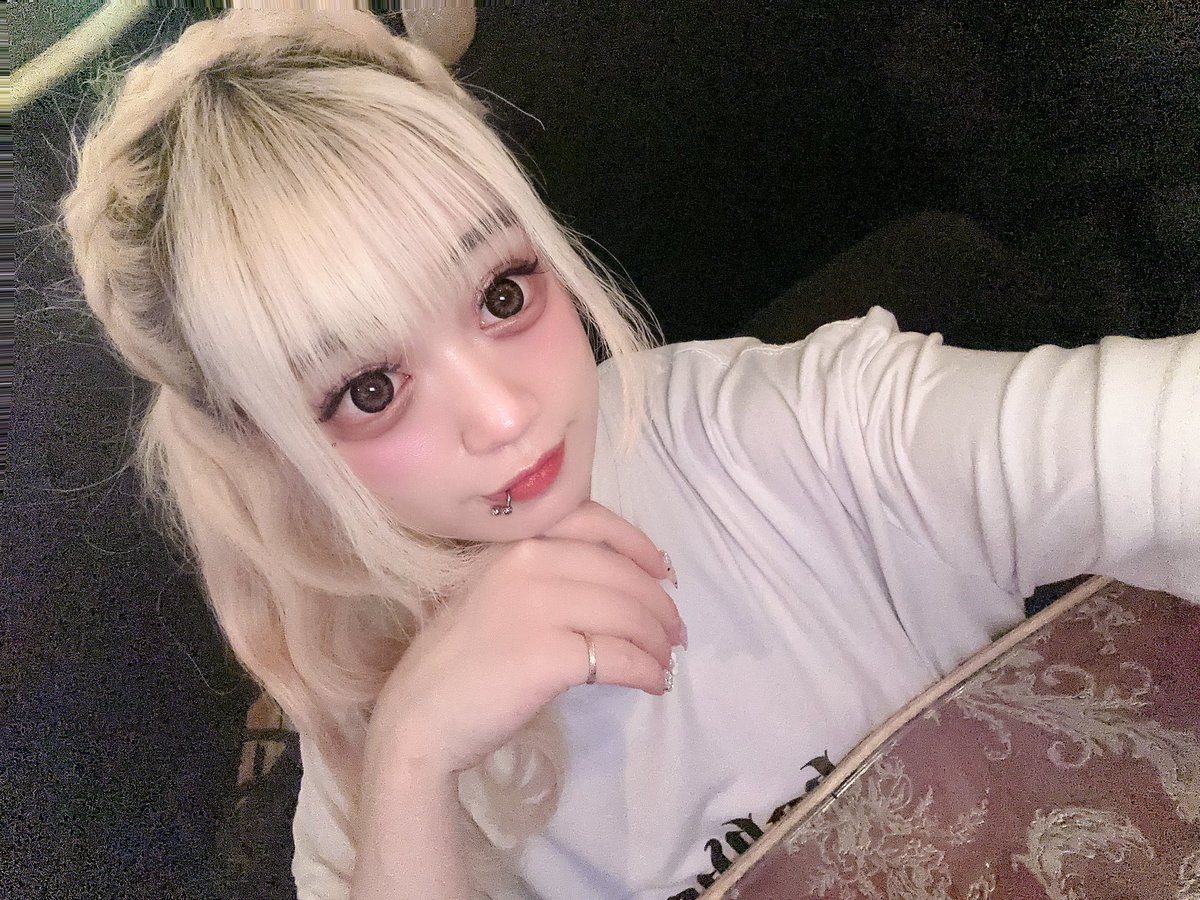 Deasis_arisa's tweet photo. 昨日久しぶりにヘアメした♡
編み込みサイドポニー！
 #歌舞伎町 #ガルバ #KAGURA #ヘアメ https://t.co/I3CQ3NB3CZ