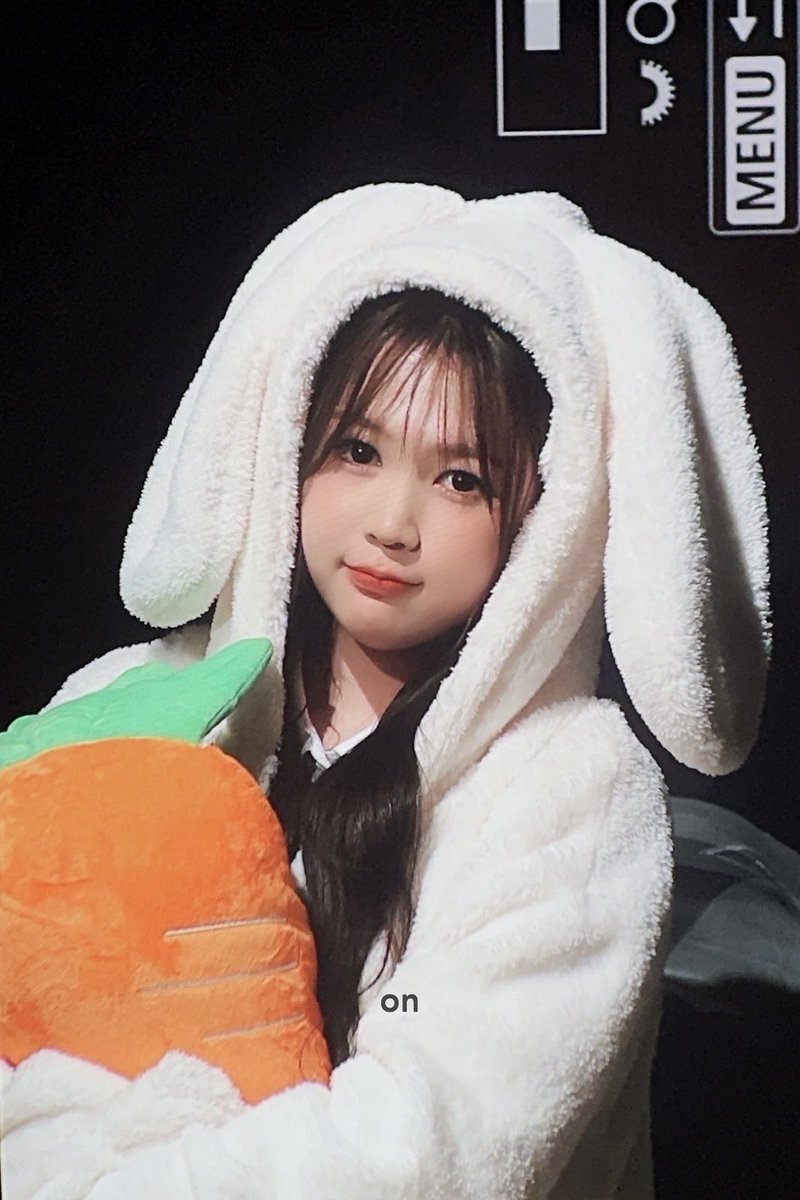 ye0_419's tweet photo. 세계 토끼의날 이니까 토끼 예온 보자🐰🍀 https://t.co/WuqhpVJLLO