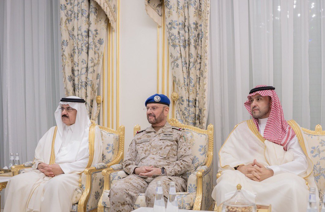 PakistanFauj's tweet photo. HRH Khalid bin Salman bin Abdulaziz, Minister of Defence, Kingdom of Saudi Arabia met Field Marshal Syed Asim Munir, NI (M), HJ, Chief of Army Staff and Chief of Defence Forces (COAS & CDF) of Pakistan 

During the meeting, there was praise for the outcomes of the meeting of Chiefs of Staff of the countries of the Mecca Joint Defence Agreement, and discussion of the attacks that targeted Makkah al-Mukarramah and civilian and economic facilities in the Kingdom, with emphasis on continuing joint efforts to confront these attacks in accordance with the Makkah Joint Defence Agreement for Joint Defense.

The meeting was attended by His Excellency the Minister of State, Member of the Council of Ministers, National Security Advisor Dr. Musaed bin Mohammed Al-Oyayari; His Excellency the Chief of the General Staff, Lieutenant General Fayyadh bin Hamed Al-Ruwaili; and His Excellency the Advisor to His Royal Highness the Minister of Defense for Intelligence Affairs, Professor Hisham bin Abdulaziz bin Saif.

COAS & CDF was accompanied by a delegation.