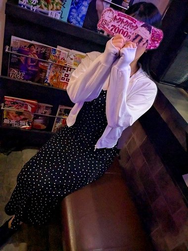 GYAKUNANDESU's tweet photo. 月末逆ナン館（土曜日営業）

本日は天気こそイマイチですが
それでも女性多数来店中です(゜o゜)

現在8名様～

夕方夜には倍倍ゲーム
突入できたらと思います

#モモカフェ逆ナン館 #出会い喫茶 #出会いスポット #新宿 #新宿デート #逆ナン https://t.co/b9I8YZrfVI