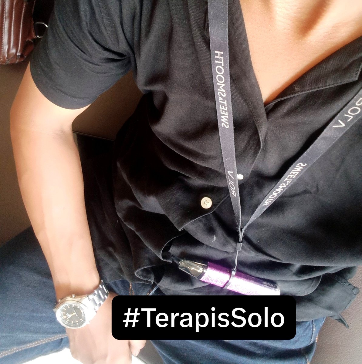 Ernando86740996's tweet photo. Siap meremas remas Telapak kakimu mbak" Soloraya &amp; Pasutri. Bkin schedule dulu siap panggilan Kost, Apartemen &amp; Hotel dll. 
Infoo lebih lanjut Dm saja🤳
#pijatpasutri #FwbSolo #PijatSurakarta #PijatSoloraya #TanteSoloraya https://t.co/2CgQ4EXnDJ