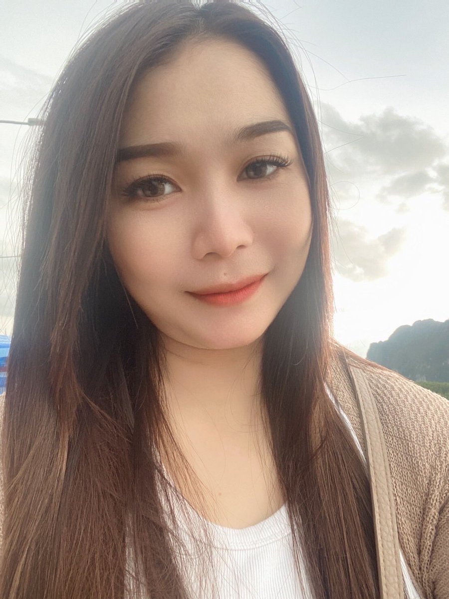 yoma38's tweet photo. ยิ้มสู้กับปัญหา ต่อให้เหนียง
    😆😂ออกแล้ว ก้อตาม หมูอ้วน 🐽🐷
#กระบี่ #นวดผ่อนคลายกระบี่ https://t.co/1Mwb2ykwR4