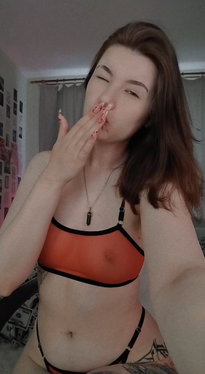 vanessmoons tweet picture