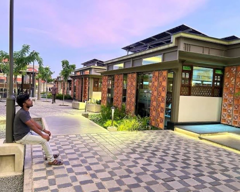 UpdatesChennai's tweet photo. Zoho an it's unique campuses in Chennai, Tirunelveli, Tenkasi, Madurai...🤩 https://t.co/Mrh3khmk9j