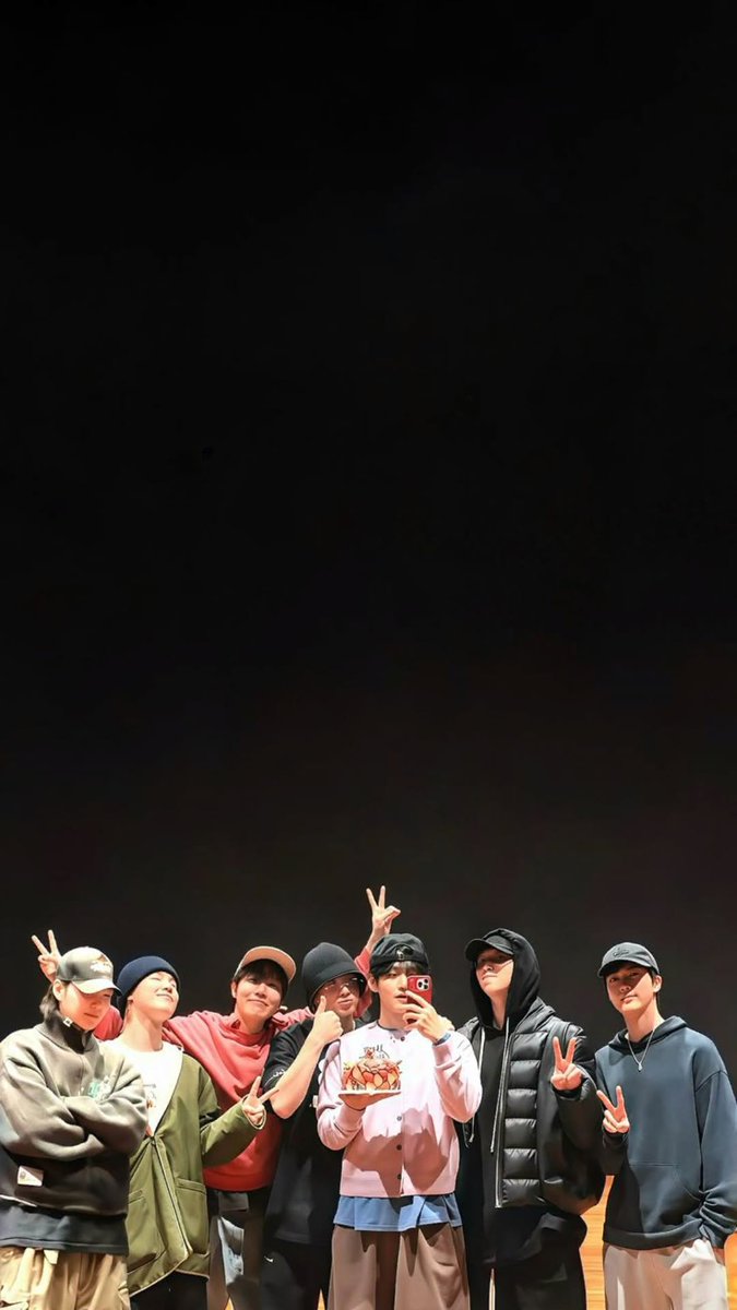 shanayakb7's tweet photo. I vote for #ARIASBTS at the 2026 ARIA music award 💜💜 https://t.co/9hzdl6c4tO