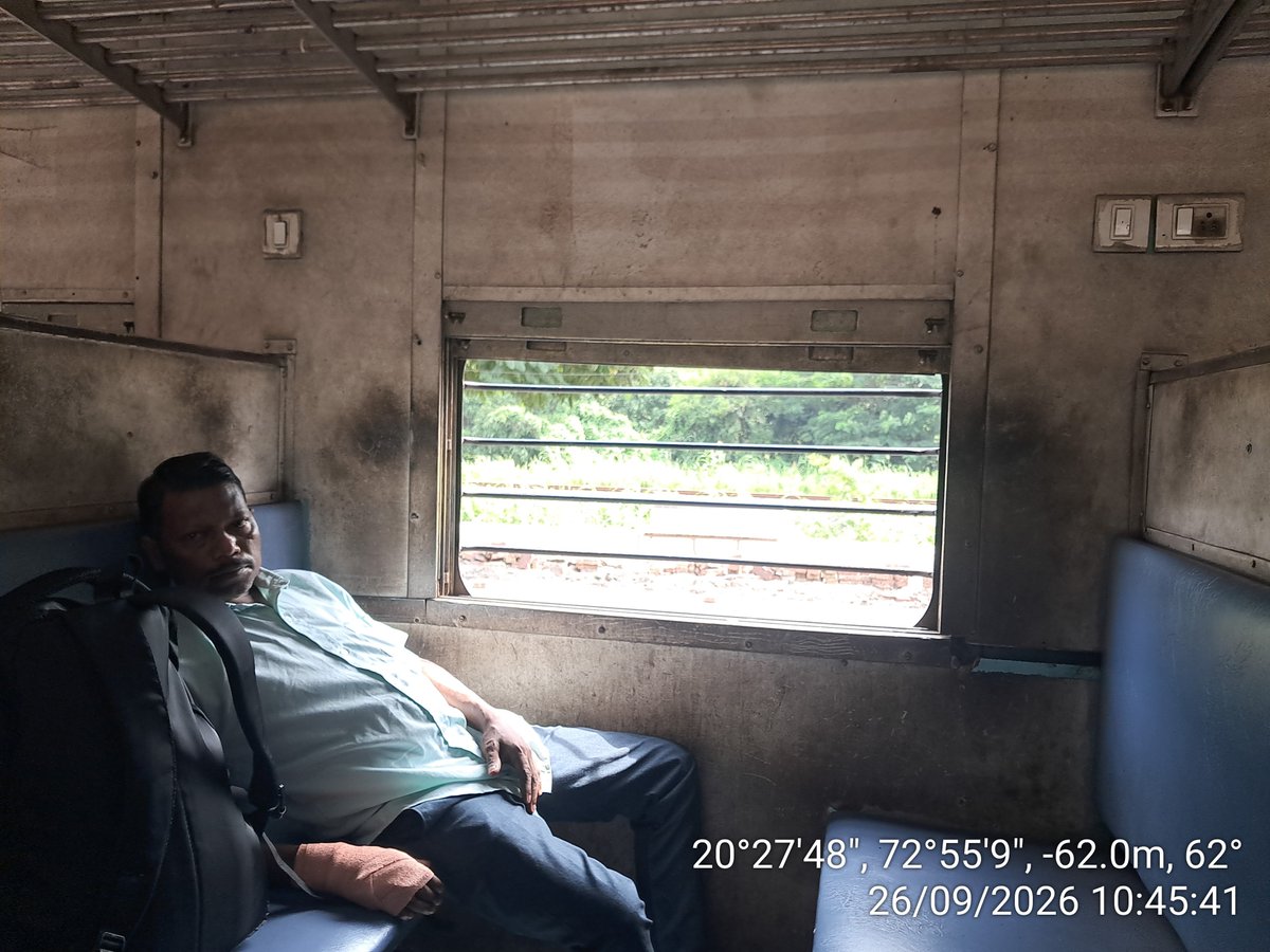 HemantGTandel's tweet photo. Train 69139, Coach 21111 is extremely dirty &amp; unhygienic. @RailMinIndia @WesternRly please inspect urgently, fine the responsible cleaning contractor/officials as per rules, and recover the cost from those responsible. Passengers deserve clean coaches. #Railways #Cleanliness https://t.co/9mZcFLUKnI