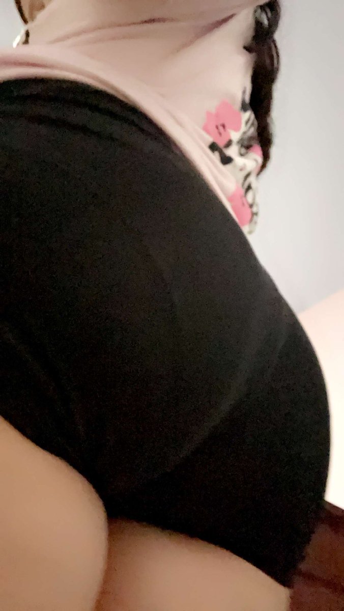 Damtaytay's tweet photo. Cuck me while I’m gone save her spread her. Make her a webslut. https://t.co/lcJwGTAEkg
