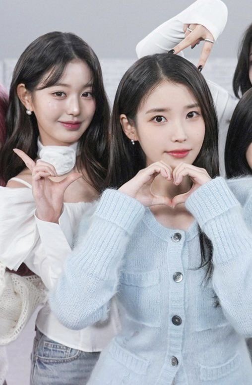 DiveBasee's tweet photo. Singer and actress IU has commented under IVE's Wonyoung's "Unknown Planet" challenge.

- Wonyoung : "Jieun unnie, fighting 🤍"
- IU : "💖 I will remember ❤️" https://t.co/DP7STkN7ba