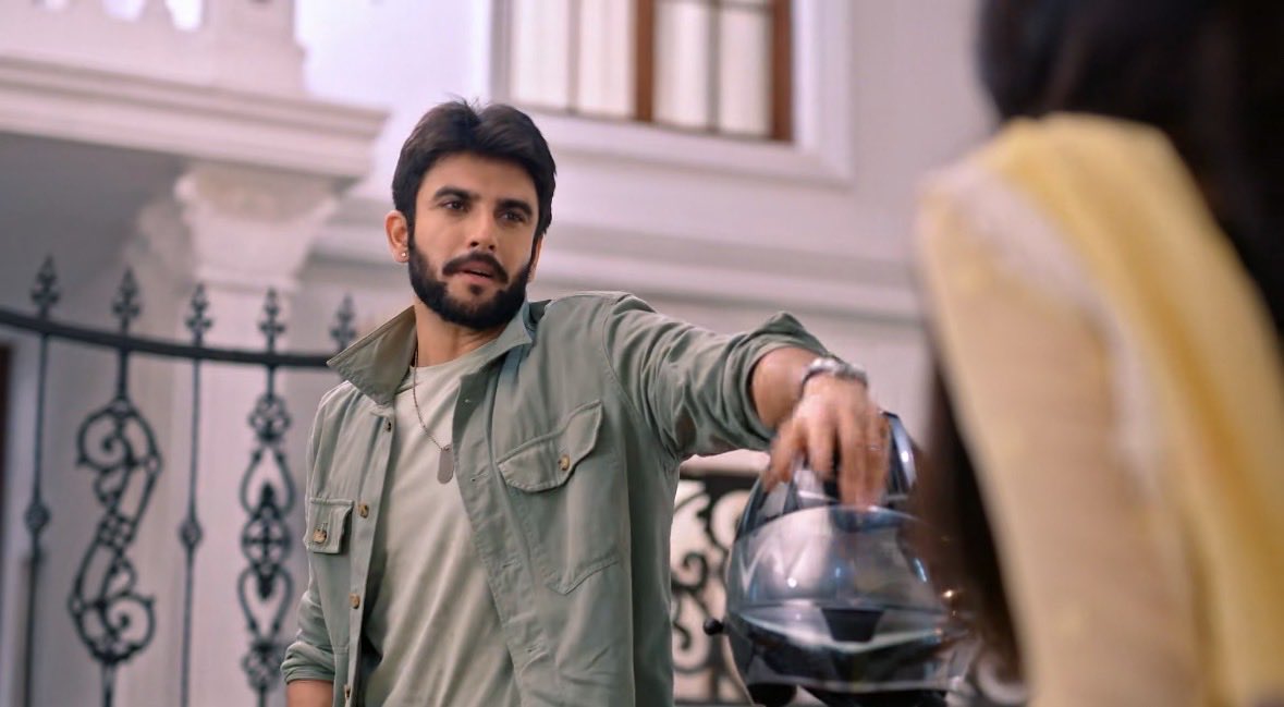 pbn__medico's tweet photo. “Badi utavali ho rahi ho doli pe baithne ke liye”😏
Hann Jeet beta yeh sab Raita apne hi failaya hai ab bhugto baith ke
Jeet ke channa meraya days are coming &amp; i can’t wait to see him loosing his shit once he realizes he loves S &amp; himself gave away her to someone😭
#YehFitoorTera https://t.co/AOT4qT1tUB