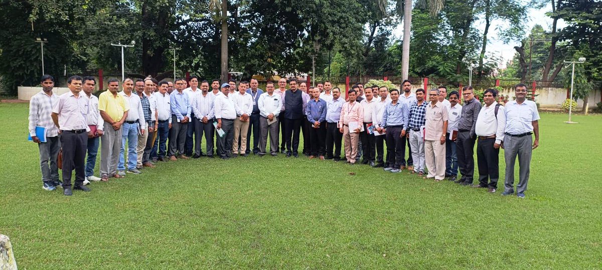 BSNL_UPW's tweet photo. BSNL CMD’s review meeting at Bareilly provided valuable direction and motivation towards improving service quality, strengthening the network and delivering better customer experience #BSNL4G #SwadeshiApnao #BSNLIndia https://t.co/JkmV8i9WLK