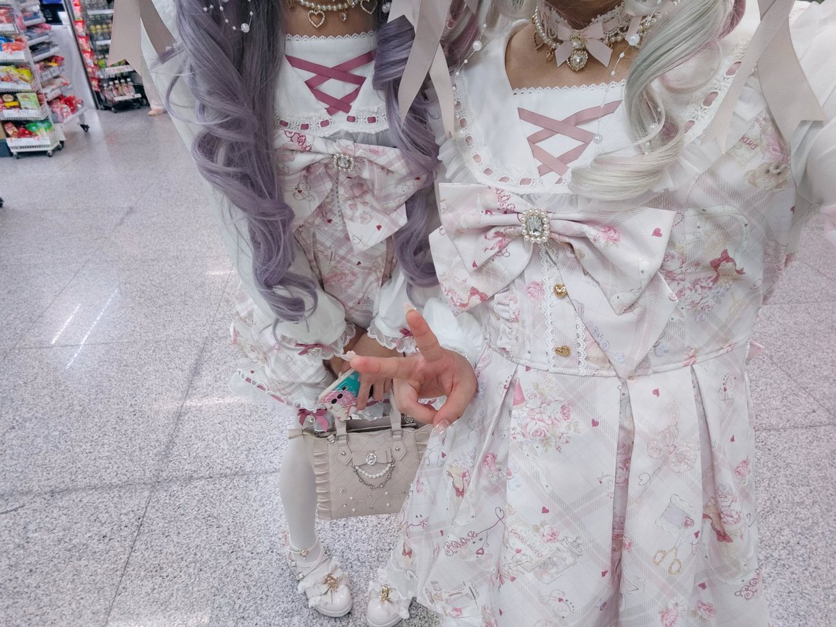 645_Acid's tweet photo. 香水小熊好权威。
#lizlisa #量產型 https://t.co/AOMnOL7o7F