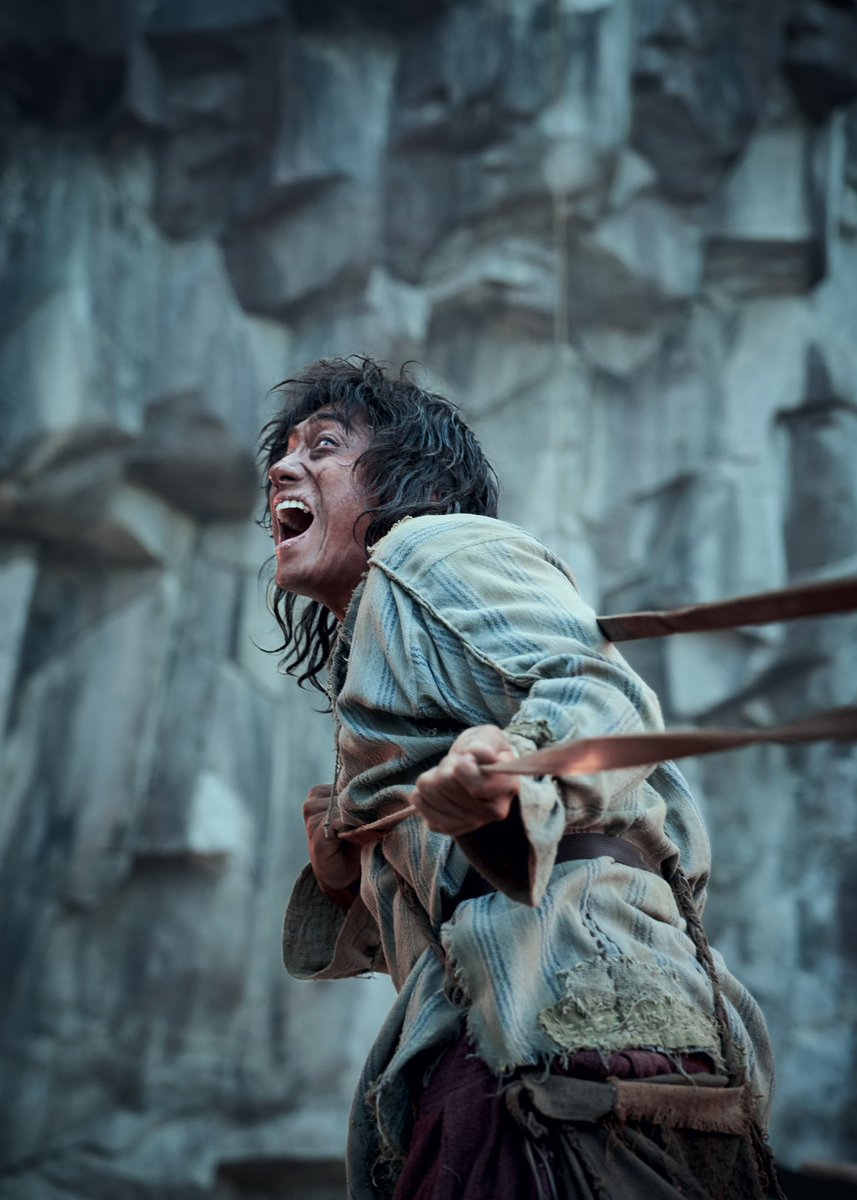 raichimovie0116's tweet photo. 🎊 𝙃𝙖𝙥𝙥𝙮 𝘽𝙞𝙧𝙩𝙝𝙙𝙖𝙮 🎊

本日9/26は本作で林邑奴を演じた
 #テレンス・ラウ さんのお誕生日🎂
おめでとうございます🎉

劉俊謙，生日快樂！

『#長安のライチ』は
現在 #Stranger で復活上映中！
どうぞお見逃しなく🐎
@strangelove2022

🔻インタビューはこちら
https://t.co/XiJBNNEvyr https://t.co/sHErK1LOuU