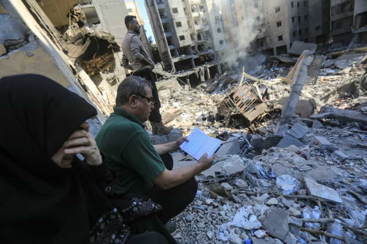 kosarivi's tweet photo. نتانیاهو ارتش اسرائیل را «اخلاقی‌ترین ارتش جهان» توصیف کرده است.
در مقابل، گزارش‌های سازمان ملل، تلفات غیرنظامیان و آسیب به تأسیسات و زیرساخت‌های حیاتی در غزه را مستند کرده‌اند.
قضاوت نیازمند بررسی شواهد است.
#MostMoralArmy https://t.co/Bfrj5WtqKl