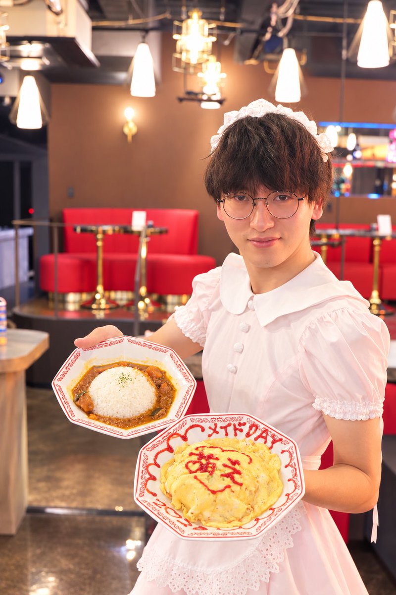 yota_ryugenro's tweet photo. 🐉おかえりなさいませ、旅人様〜っ♡ 🐉

今日はちょっぴり特別なメイド姿でお給仕中

「ご主人様、オムライスに愛情込めてもいいですか……？♡」

たくさん食べて、いっぱい甘やかされて、
今日は龍幻楼で癒されていってくださいねっ♡

#龍幻楼 #福岡コンカフェ #メイド #シーシャ https://t.co/bx7tyzNxfK