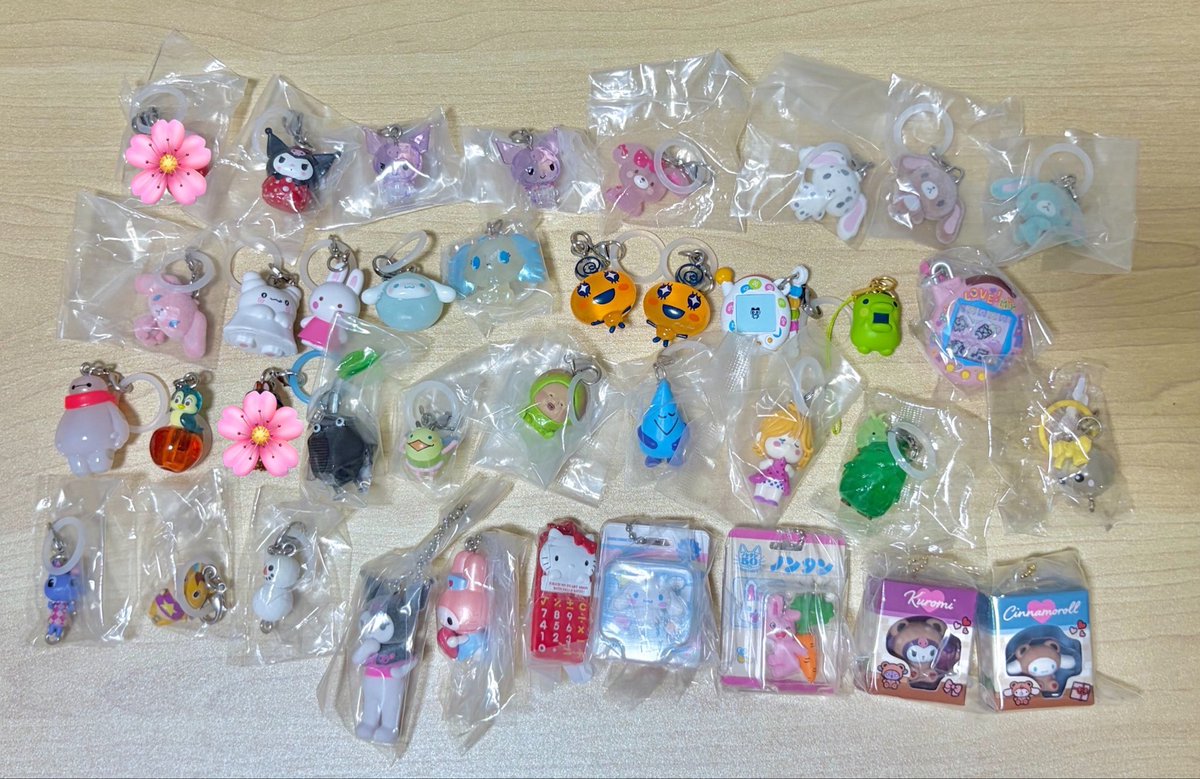 ___mo_UoxoU's tweet photo. めじるしアクセサリー ガチャガチャ サンリオ ディズニー 交換

譲）写真1.2

求)画像3枚目他なんでも検討
印ありのものは印のみ、印ついてないものは全種求めております。

郵送交換希望📮

お気軽にお声掛けよろしくお願い致します𖤐 ̖́- https://t.co/h1pPjNVVdz