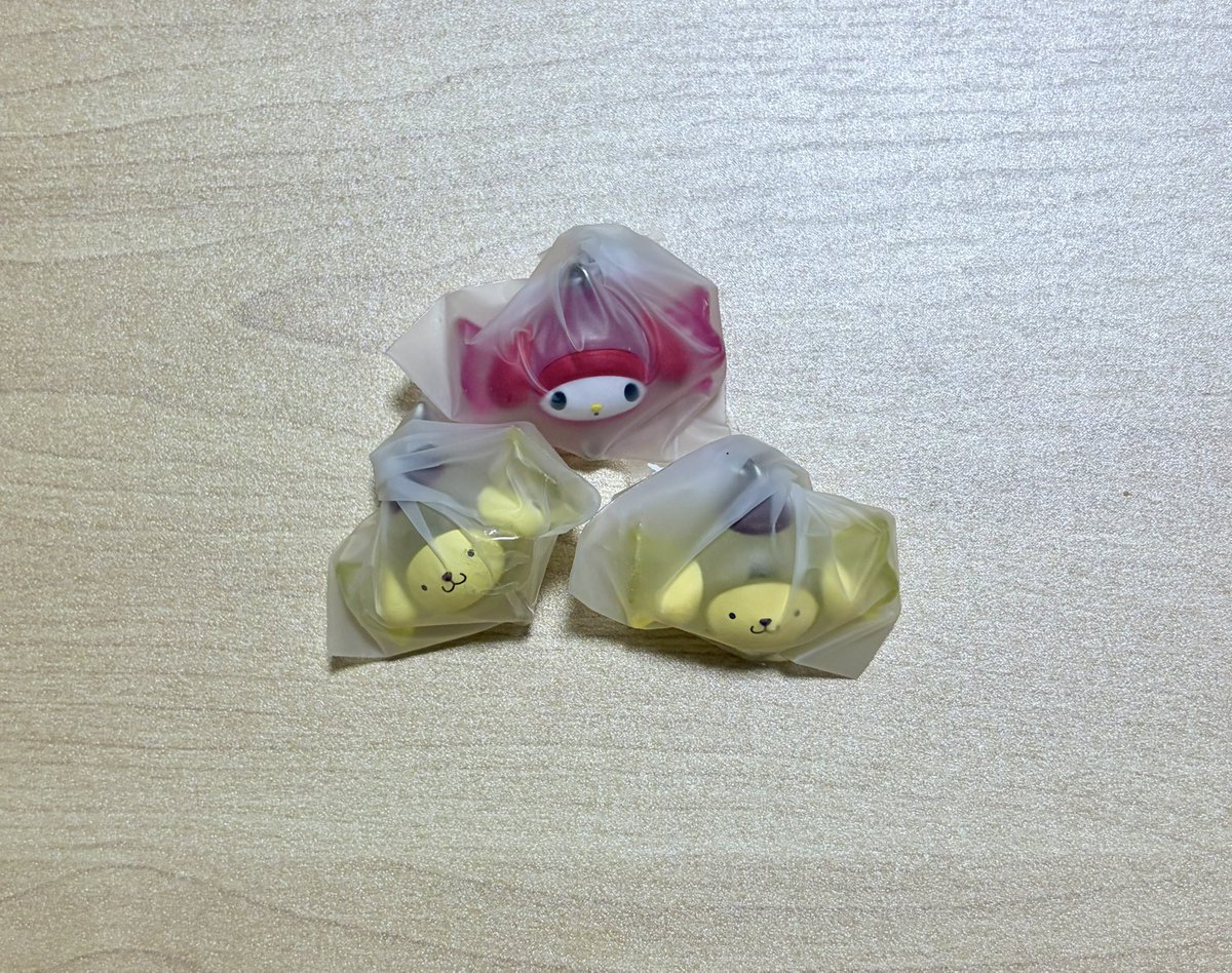 ___mo_UoxoU's tweet photo. めじるしアクセサリー ガチャガチャ サンリオ ディズニー 交換

譲）写真1.2

求)画像3枚目他なんでも検討
印ありのものは印のみ、印ついてないものは全種求めております。

郵送交換希望📮

お気軽にお声掛けよろしくお願い致します𖤐 ̖́- https://t.co/h1pPjNVVdz
