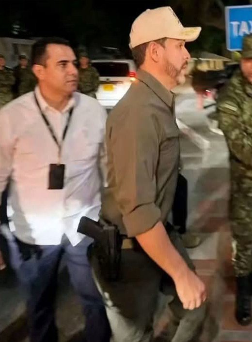 CarlosA51178009's tweet photo. @JuliMarGar @UltimaHoraCR @ABDELAESPRIELLA Este parapresidente causa terror en sus intervenciones. https://t.co/gMiPzXhnK0