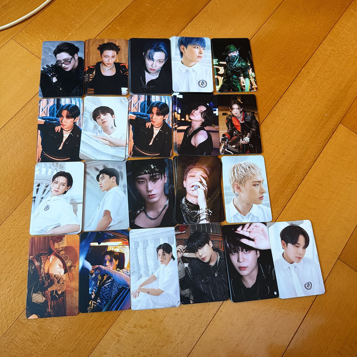 OrangeOrih's tweet photo. 에이티즈 포카 양도
WTS Sell ATEEZ POB 

0.1@
1.0이상 거래

DM/ open kkt 
PayPal f&amp;f / wise / kr bank 

#ATEEZ #에이티즈 #홍중 #성화 #윤호 #여상 #산 #민기 #우영 #종호 https://t.co/rgUbkZNjHa