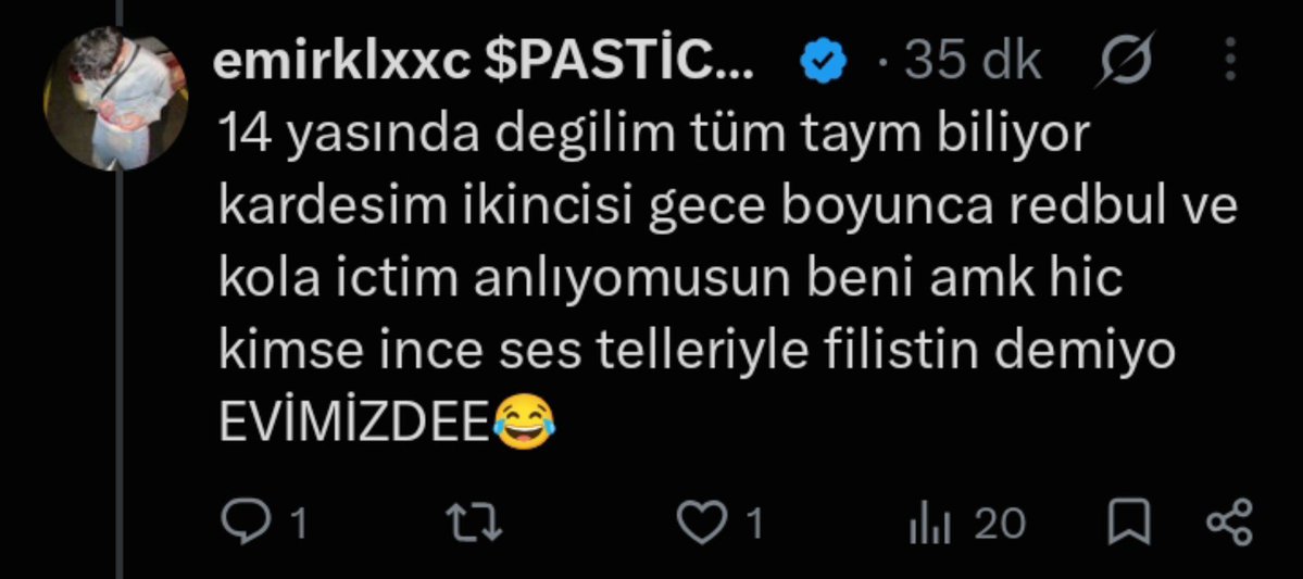 yungestanil's tweet photo. Gece boyu redbull ve kola içtim anlıyomusun beni👿 https://t.co/0FBx4Jx2Vl